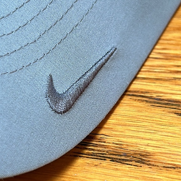 Nike PureVax golf cap. Gray with mint embroidery. One Size with Velcro closure - Picture 2 of 10